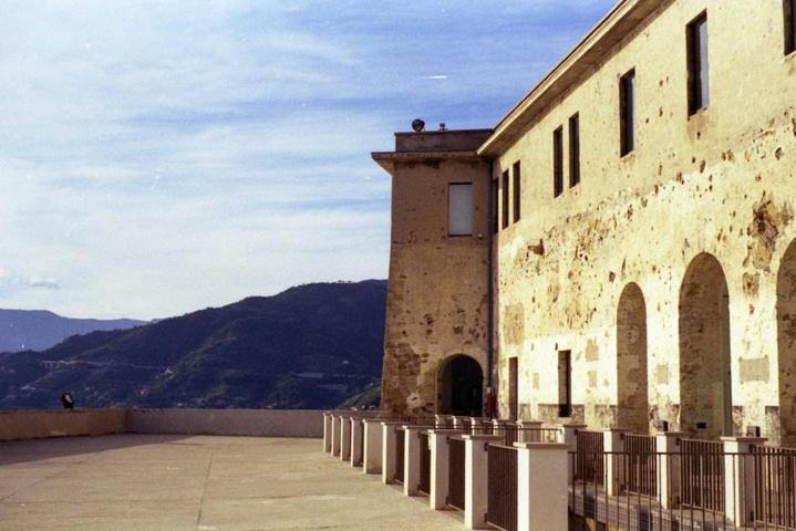 Casa Luna Ventimiglia Eksteriør bilde